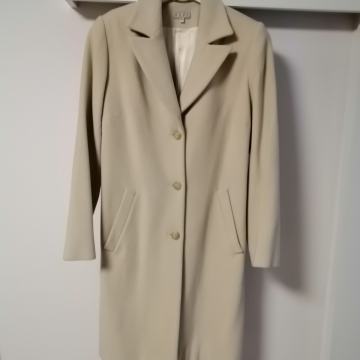 Ženski kaput, br.42, dizajnerski komad, malo nošen, samo 30 eura