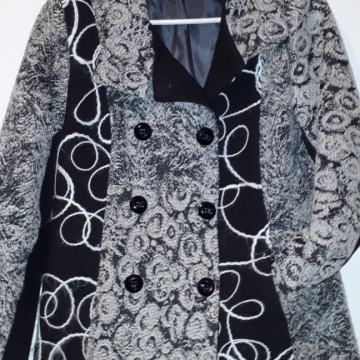 Ženski proljetni kaputić/jakna, veličina M