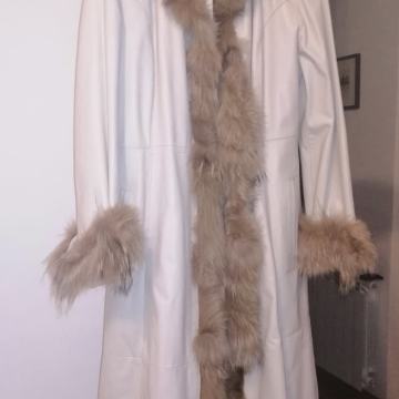 ZENSKI KOZNI KAPUT SA KRZNOM BR L