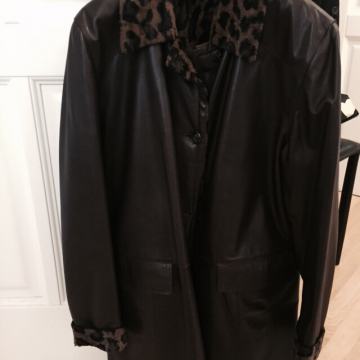 Zenski kozni kaput vel 44