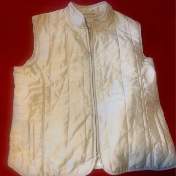 ZENSKI PRSLUK MALVA, br 46, bež boje novo