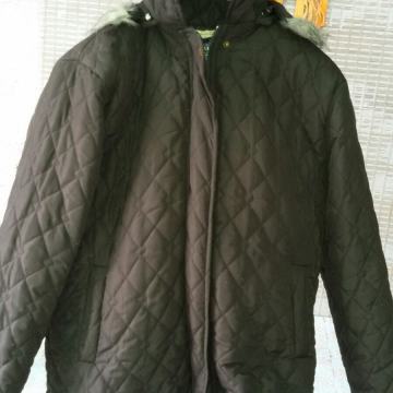 ZIMSKA JAKNA SA KAPULJACOM XL..KO NOVA..