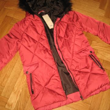 ZIMSKA JAKNA VEL. 36 NOVO