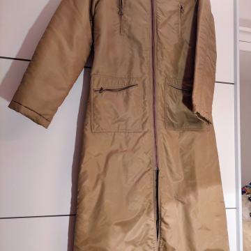 Zimski dugi smeđi kaput