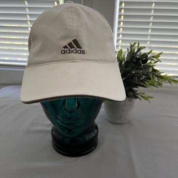 Adidas bež šilterica