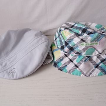 BURBERRY šešir za ljeto i CAPO muška zimska kapa