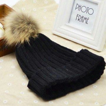 Crna kapa sa cuflekom (zečji repić)