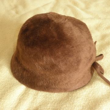 ELEGANTNA ŽENSKA KAPA OD DLAKE