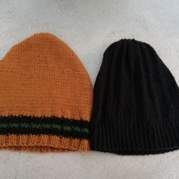 Komplet dvije kape  /TOTALNA ČISTKA