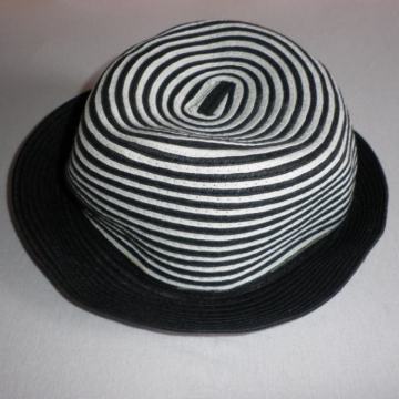 LAGANA ŽENSKA KAPA / ŠEŠIR