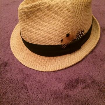 Ljetni pleteni šešir