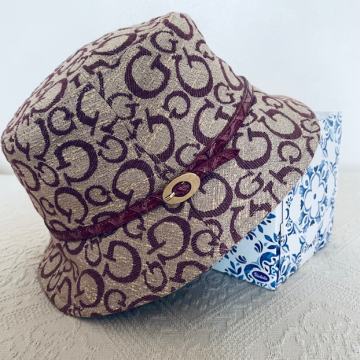 LUDI ŠEŠIR ZA PAMETNU ŽENSKU GLAVU