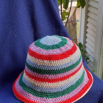 Novi prugasti bucket šešir