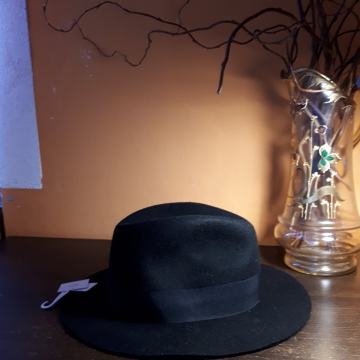 Šešir - ženski - reserved - 10 Eur