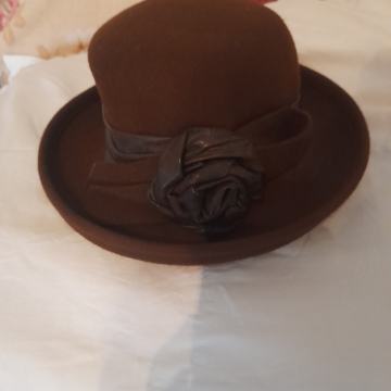 Smeđi šešir Kobali