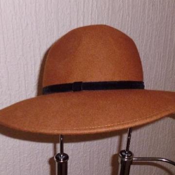 " Stradivarius " ž. šešir vel. M