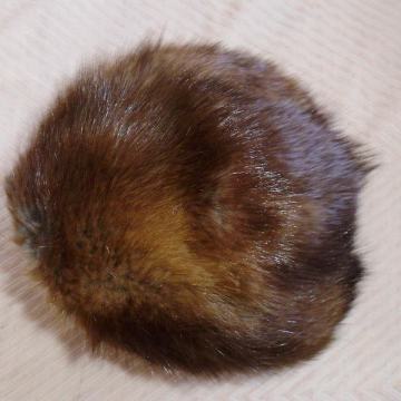 Tokica - ženska kapa od pravog krzna