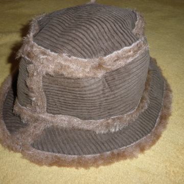 TOPLA ŽENSKA KAPA 57