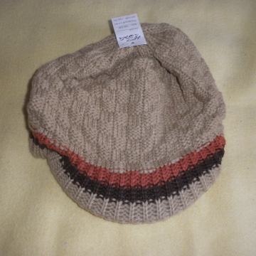 ŽENSKA NOVA TOPLA KAPA