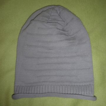 ŽENSKA NOVA TOPLA KAPA