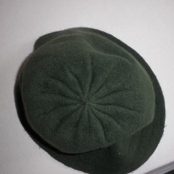 ŽENSKA TOPLA VUNENA KAPA