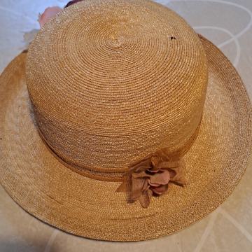 Ženski šešir Cehun