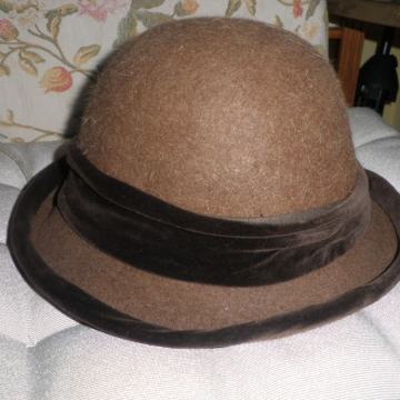 ELEGANTNI ŽENSKI ŠEŠIR OD DEVINE DLAKE 58cm