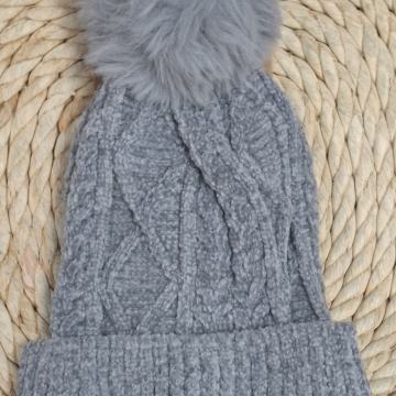 Zimska kapa s pufnicom - siva