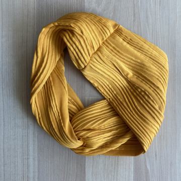 Žute boje ,dekoracija za kosu