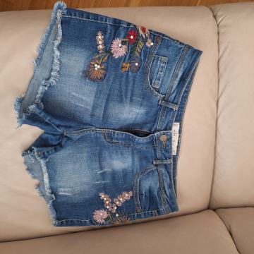 AMISU kratke hlace br 40