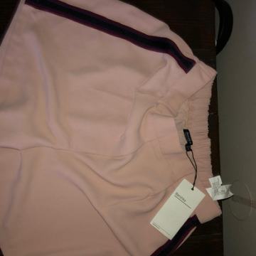 BERSHKA KRATKE HLAČE vel.40 - NOVO