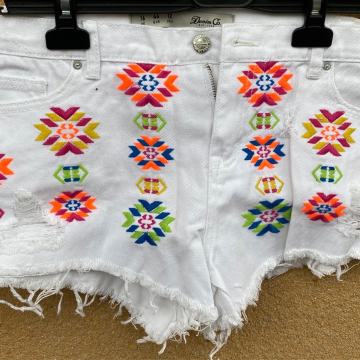 Bijele kratke traper hlače