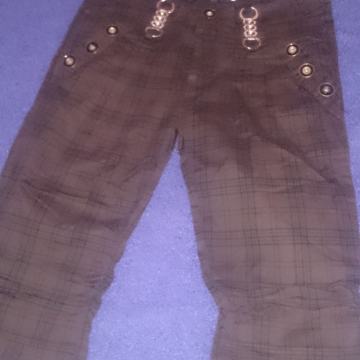 ŽENSKE BERMUDE 38 M   KARIRANE  STRUK 70 CM RASPRODAJA