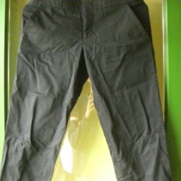 GUCCI - ŽENSKE LAGANE PAMUČNE KAPRI HLAČE 36 / 38 S