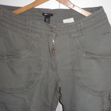 H&M SPORT - ŽENSKE PAMUČNE KAPRI HLAČE 40 M