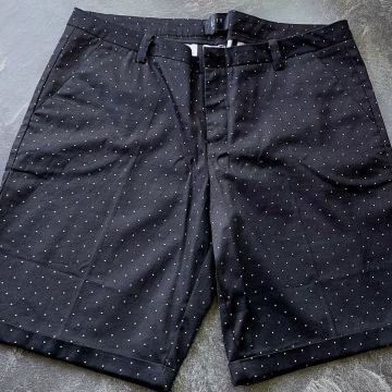 SNIŽENO - Hlače na točkice, do koljena