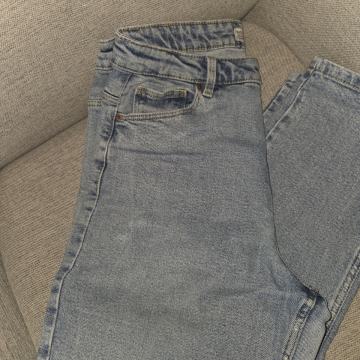 House mom jeans
