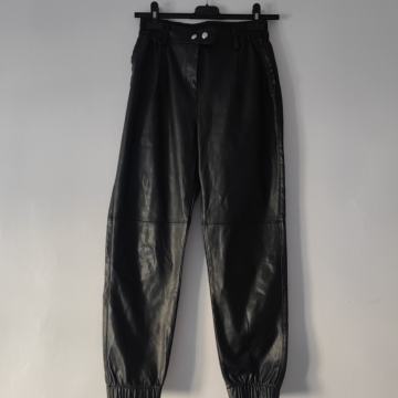 Kožne hlače BERSHKA br.S