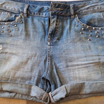 Kratke traper  hlače S. Oliver