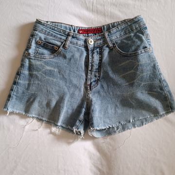 Kratke traper hlače veličina S