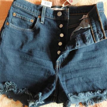 Levi's kratke traperice.NOVO