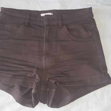 Maslinaste kratke traper hlačice