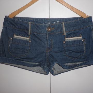 ONLY - ŽENSKE TRAPER KRATKE HLAČE 36 / 38 S