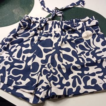 PLAVO - BIJELE KRATKE HLAČE VEL.36 i VEL. 42 - NOVO