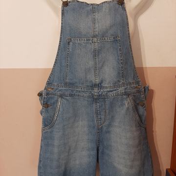 Treger kratke  traper hlačice  Esmara