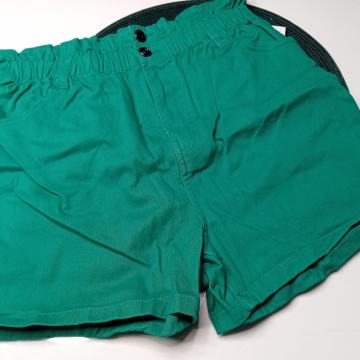 ZELENE KRATKE HLAČE VEL. 40 i VEL. 42 - NOVO