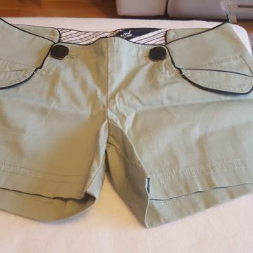 ŽENSKE KRATKE HLAČE GUESS orginal !!!!!!