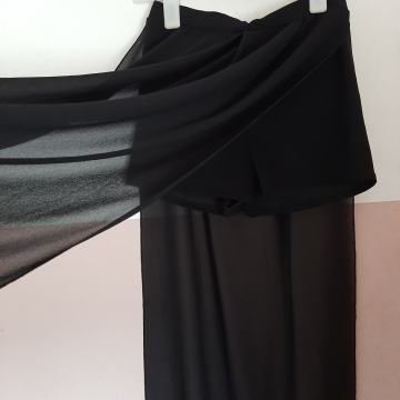 Ženske kratke hlačice-suknja