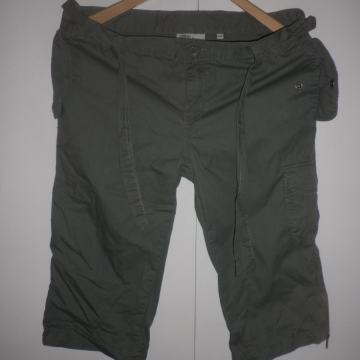 ŽENSKE PAMUČNE KRATKE HLAČE / BERMUDE 36 - 38 S