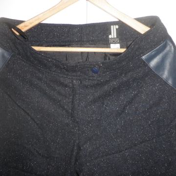 ŽENSKE VUNENE KRATKE HLAČE / BERMUDE 36 - 38 S